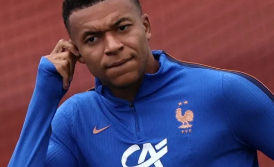 PARAGUAY SENATOR LAUNCHES ANOTHER ATTACK ON FRANCE CAPTAIN KYLIAN MBAPPE