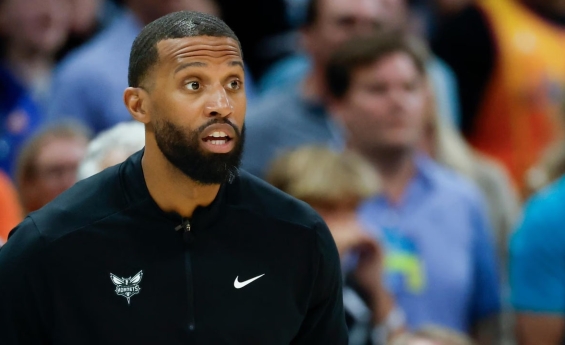 CHARLOTTE HORNETS COMPLETE CONTRACT EXTENSION FOR  COACH CHARLES LEE