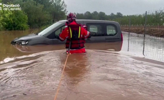 SPAIN ISSUES MORE FLOOD ALERTS