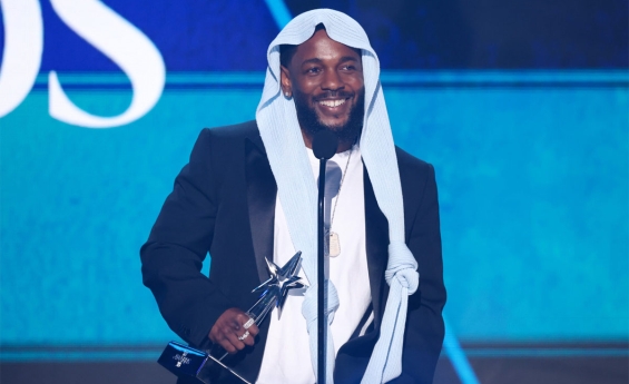 KENDRICK LAMAR WINS BIG AT BET AWARDS