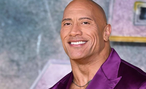 DWAYNE JOHNSON REVEALS HE'S WEARING A "BULKED-UP" BODYSUIT IN MOANA LIVE-ACTION SET PHOTOS.