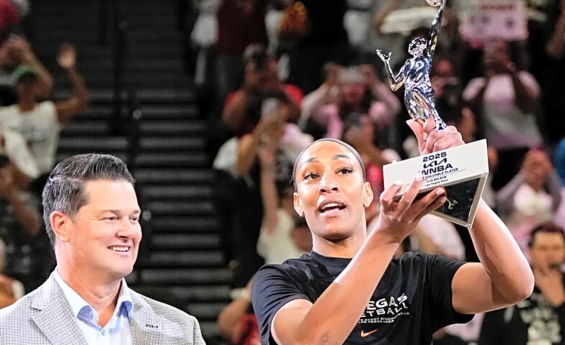 CAITLIN CLARK AND A'JA WILSON EARN PLAYER OF THE WEEK HONORS AS MVP RACE HEATS UP