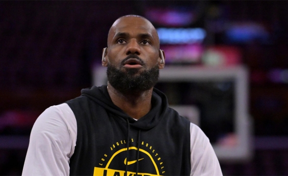 LEBRON JAMES AND THE LOS ANGELES LAKERS ARE REPORTEDLY TALKING, AND A NEW REPORT LAYS OUT EXACTLY HOW THINGS LOOK.