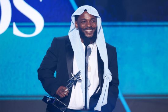 KENDRICK LAMAR WINS BIG AT BET AWARDS