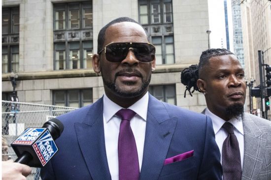R.KELLY’S LEGAL TEAM PLEADS WITH PRESIDENT TRUMP TO FREE THEIR CLIENT.