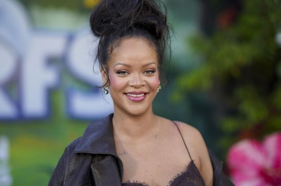RIHANNA HINTS AT UPCOMING MUSIC WHILE SHARING A PEEK INSIDE HER STUDIO DAY