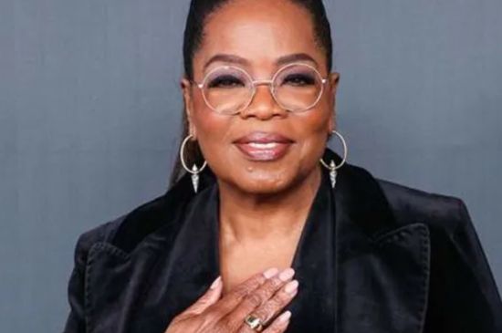 OPRAH WINFREY PLEADS WITH STUDIO AUDIENCE NOT  TO REVEAL EMBARASSING WHITNEY HOUSTON MOMENT