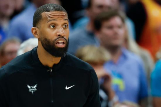 CHARLOTTE HORNETS COMPLETE CONTRACT EXTENSION FOR  COACH CHARLES LEE
